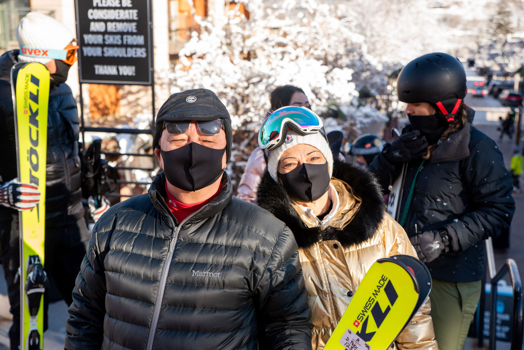 AspenOpeningDay20_RB-62 Crowds Masks